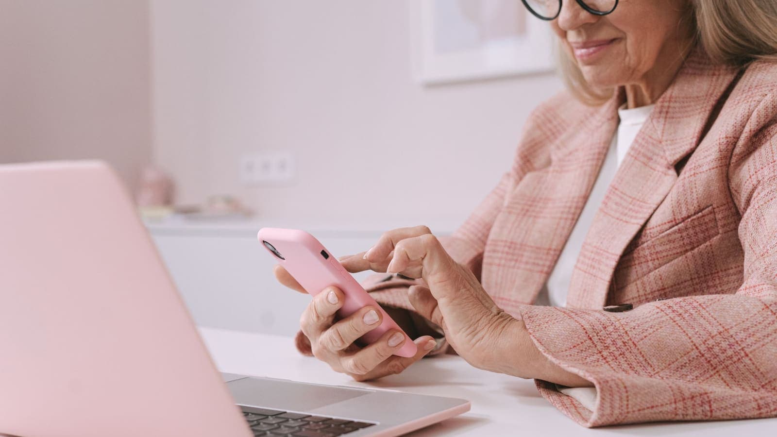 Can You Share a VPN Over a Mobile Hotspot?